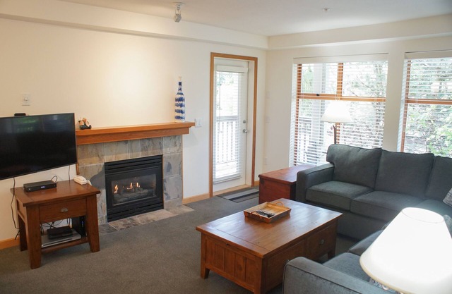 Stoney Creek Northstar, Great location, BBQ, Pool & Hot Tub, Full Renovation