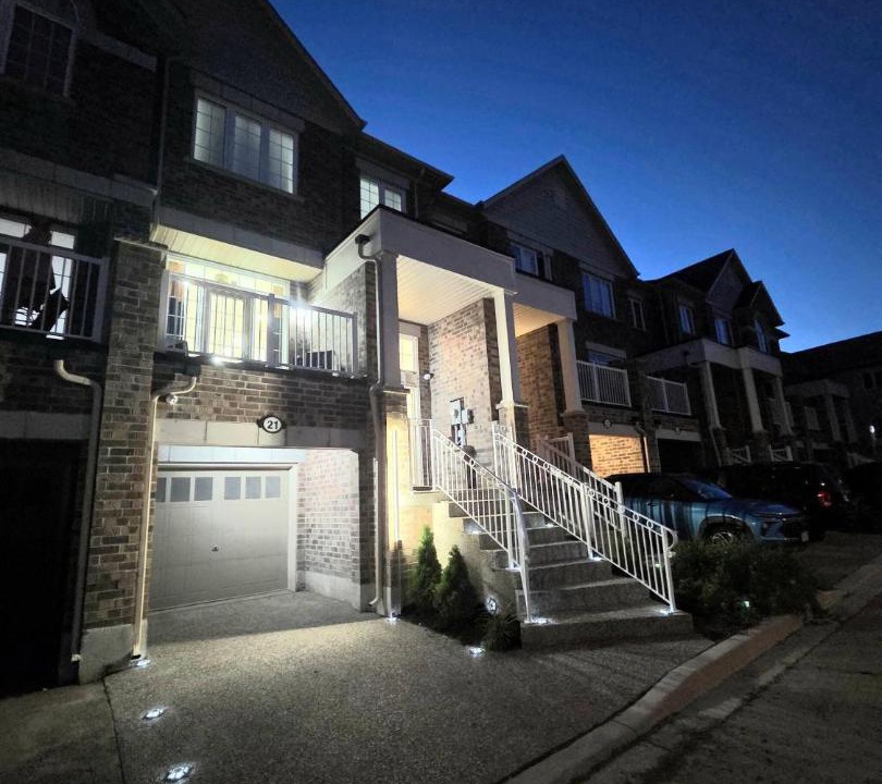 Orangeville House | Ligero Townhouse Entire Four Bedrooms Home