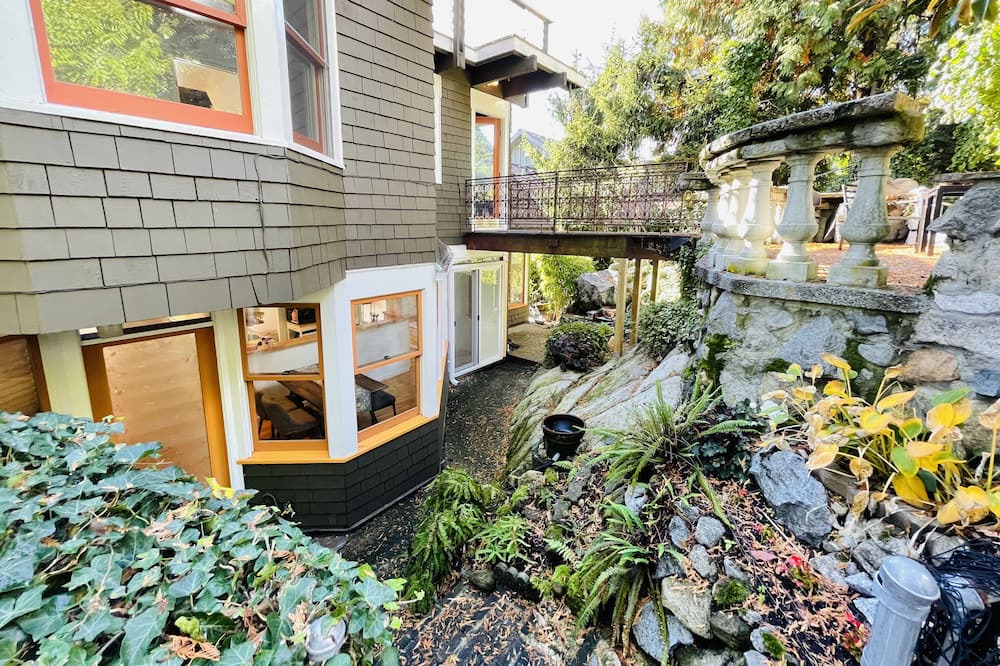 Photo of Others in West Vancouver