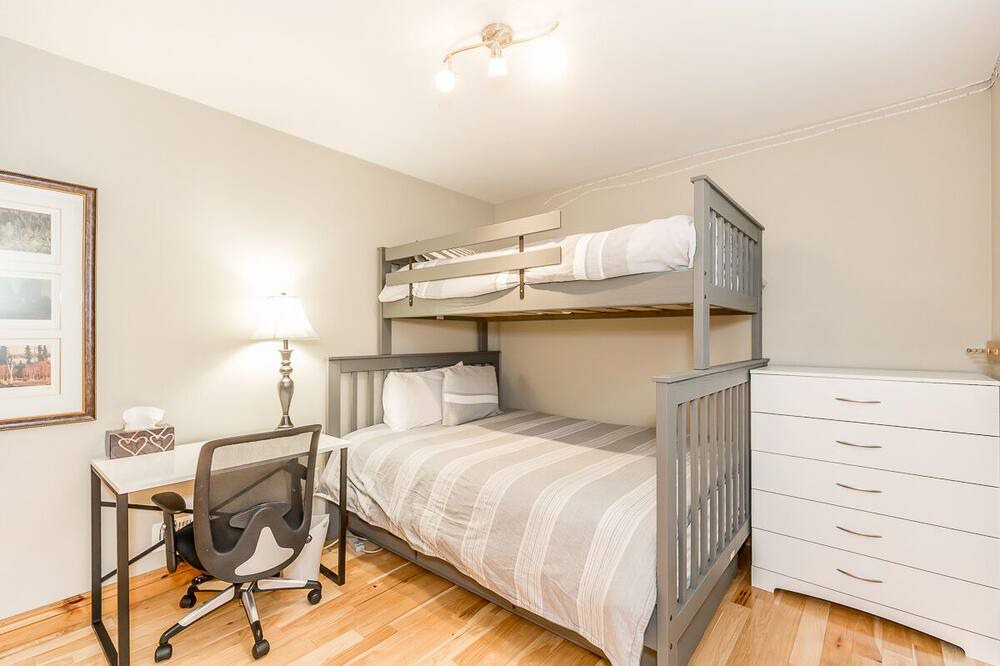 Photo of Bedroom in Craigleith