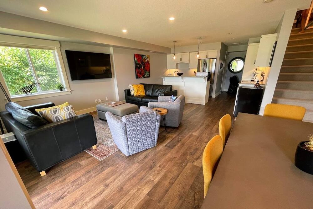 Photo of Livingroom in Port Alberni