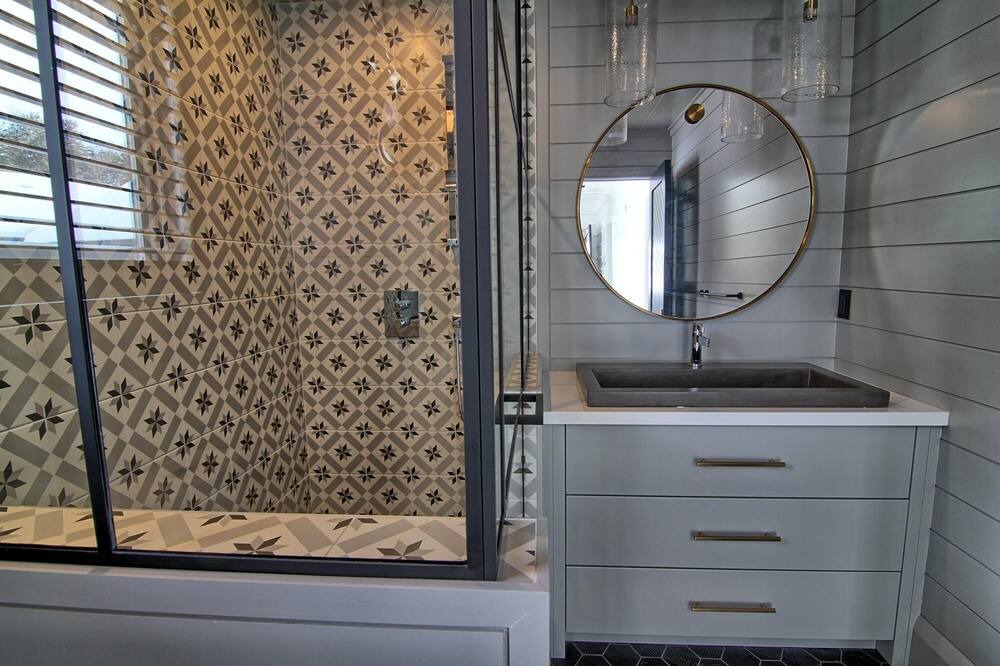 Photo of Bathroom in Muskoka Lakes