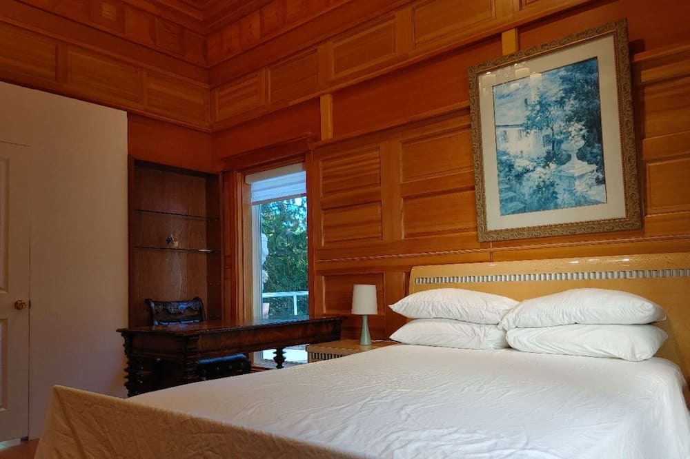 Photo of Bedroom in West Vancouver