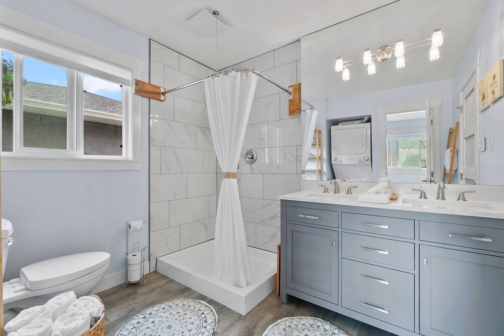Photo of Bathroom in North End
