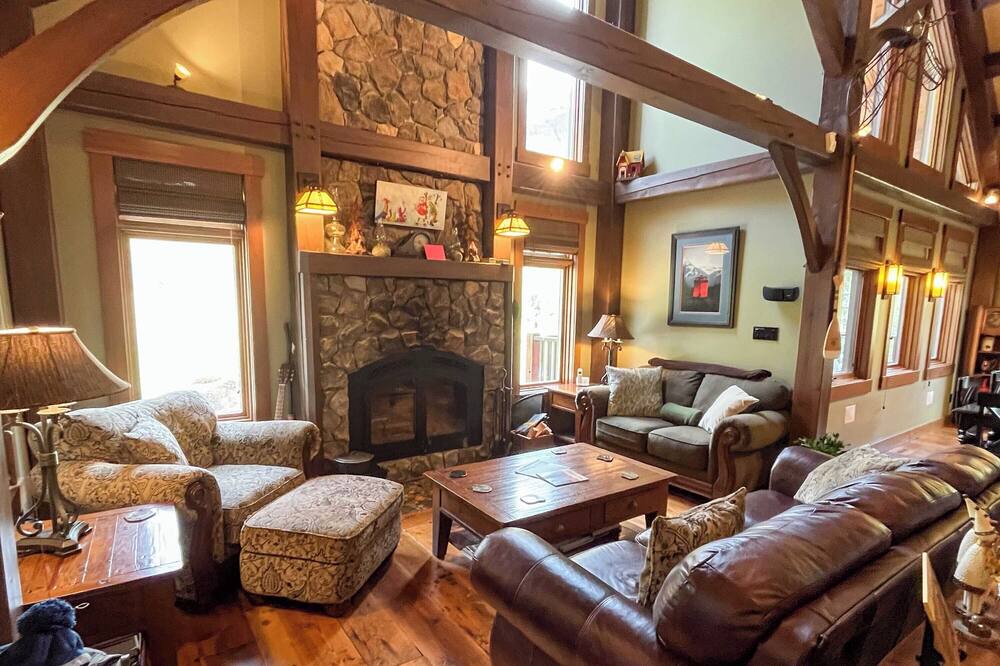 Photo of Livingroom in Fernie