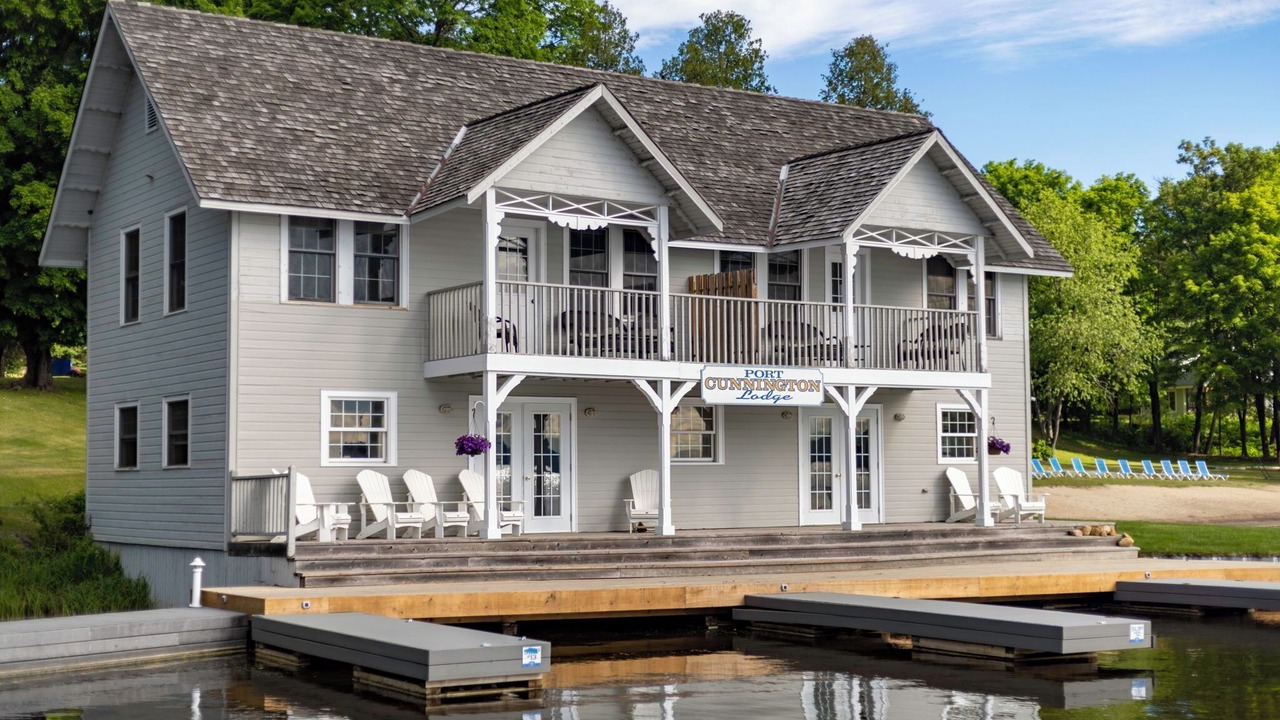 Photo of Patio Balcony in Lake of Bays