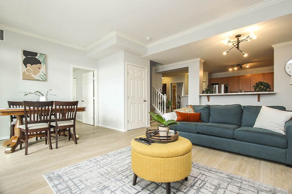 Photo of Livingroom in Central Okanagan