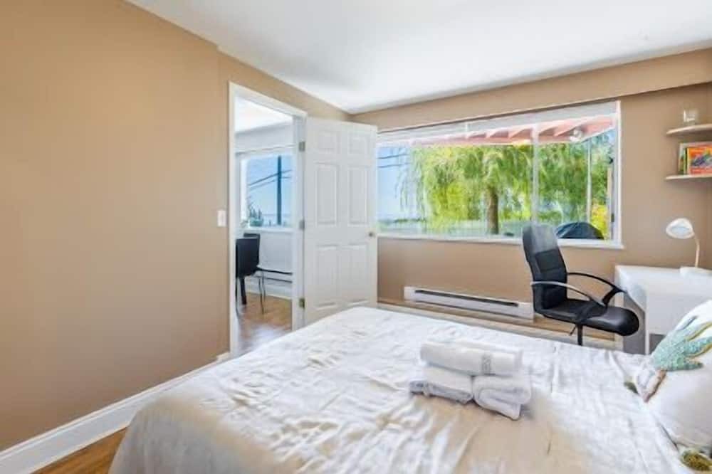Photo of Bedroom in Canyon Heights