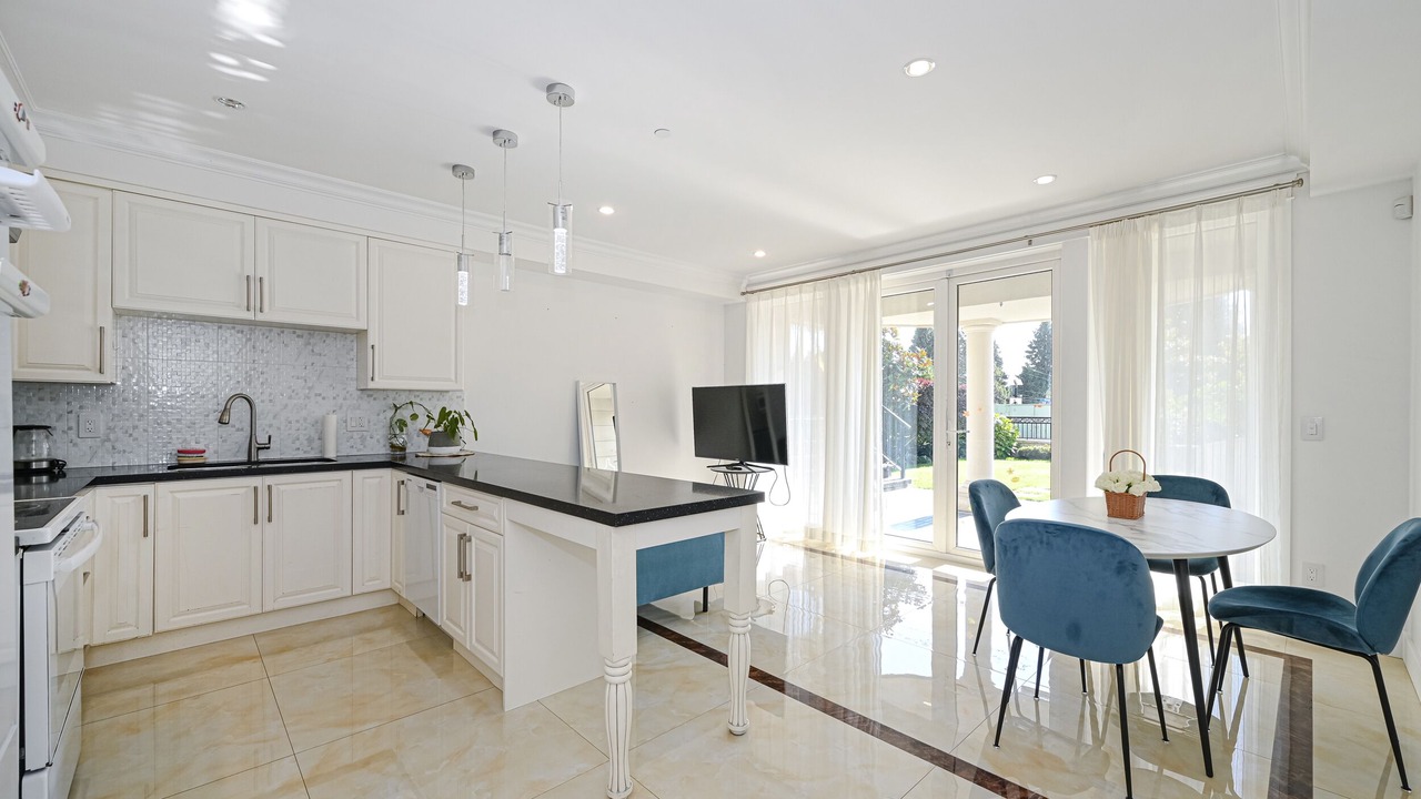 Photo of Kitchen in Hollyburn