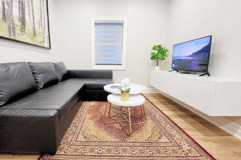 Photo of Livingroom in Downtown