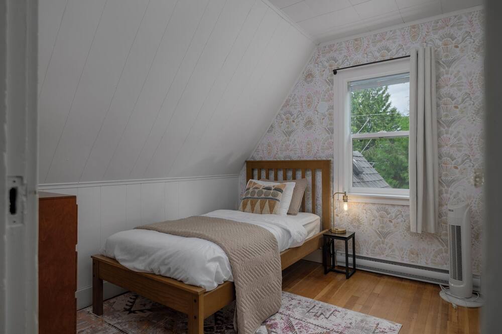 Photo of Bedroom in Port Alberni