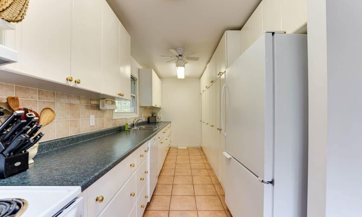 Photo of Kitchen in Muskoka Lakes