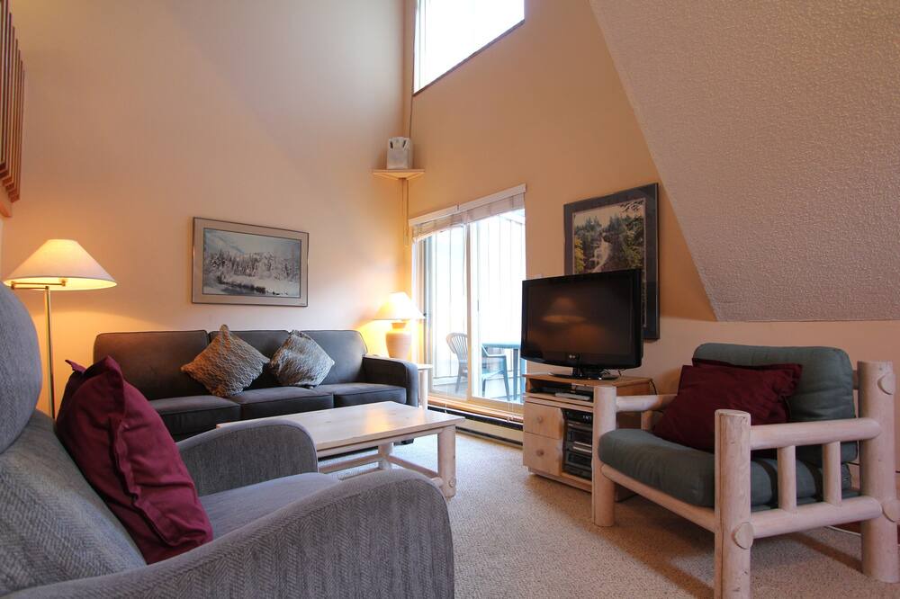 Photo of Livingroom in Whistler Creekside