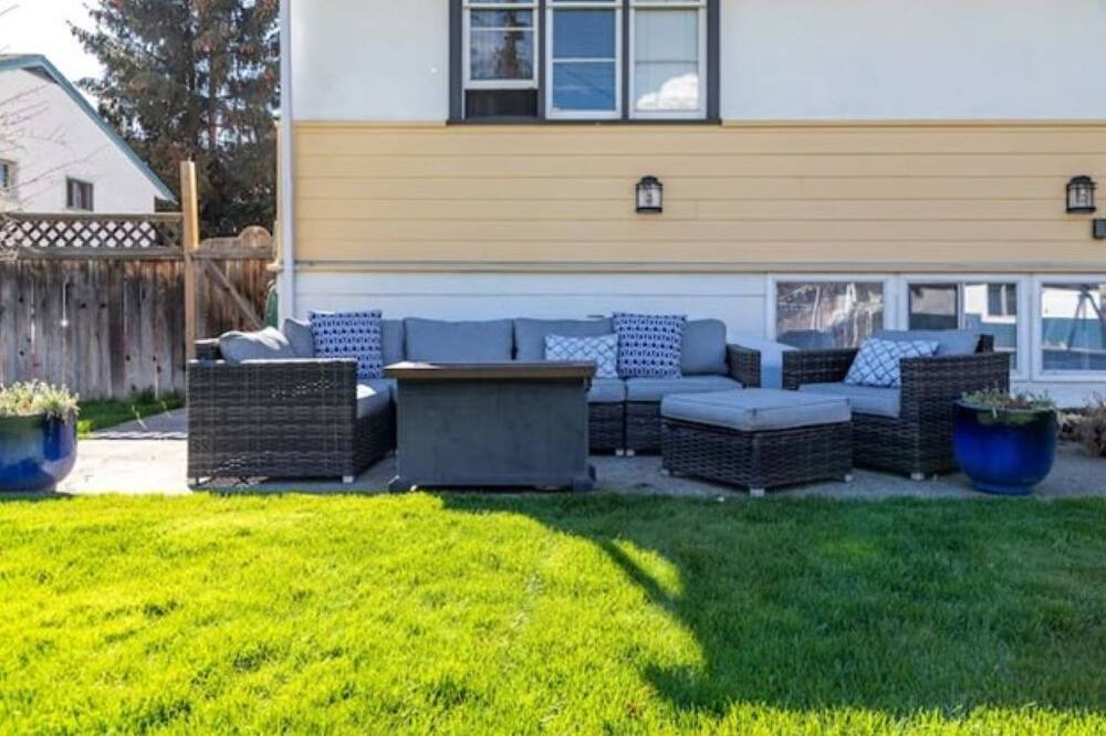 Photo of Patio Balcony in Kelowna Central Business District