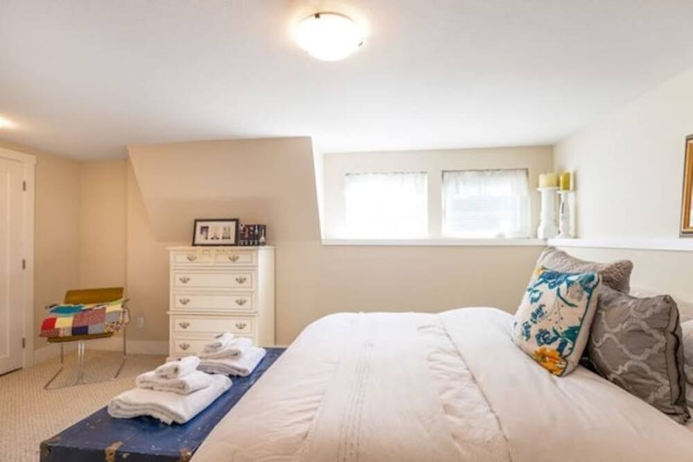 Photo of Bedroom in Kelowna Central Business District