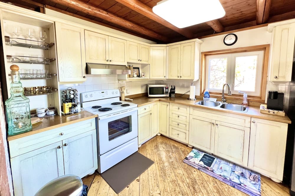 Photo of Kitchen in Parry Sound