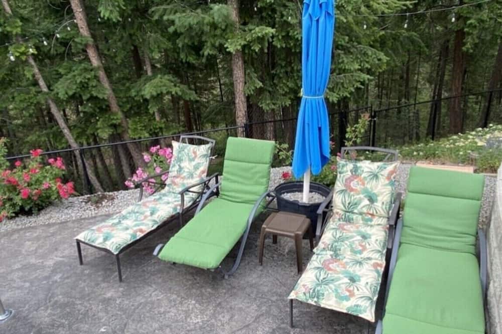 Photo of Patio Balcony in West Kelowna Estates