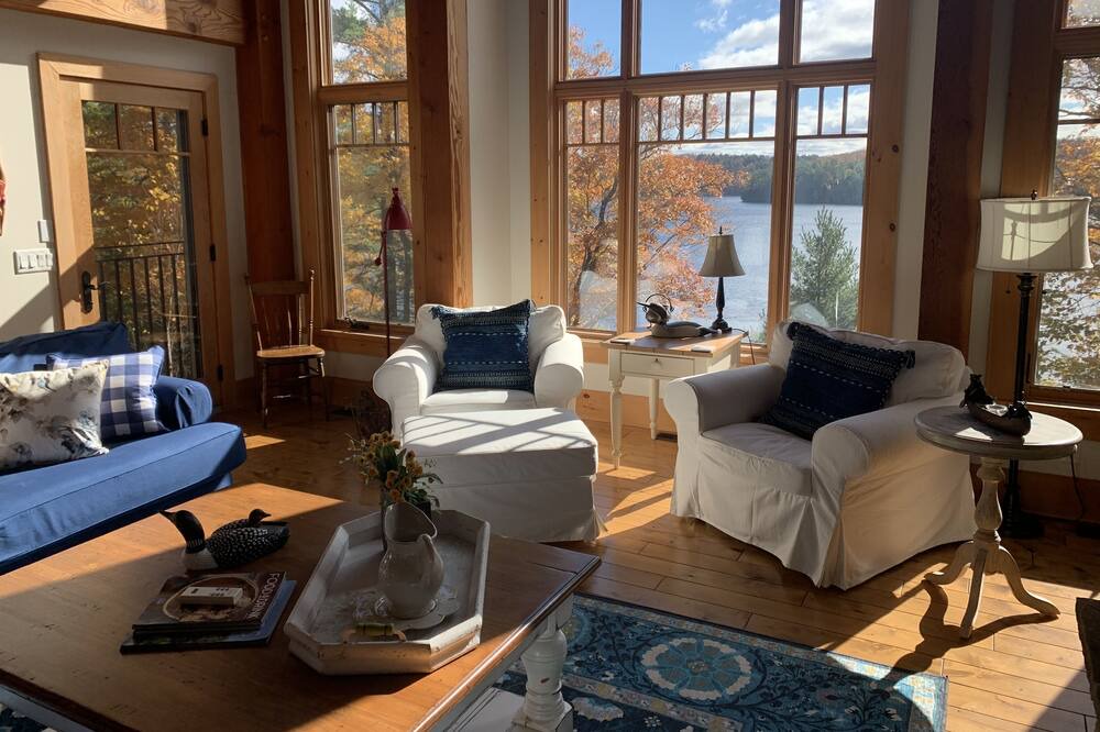 Photo of Livingroom in Rosseau