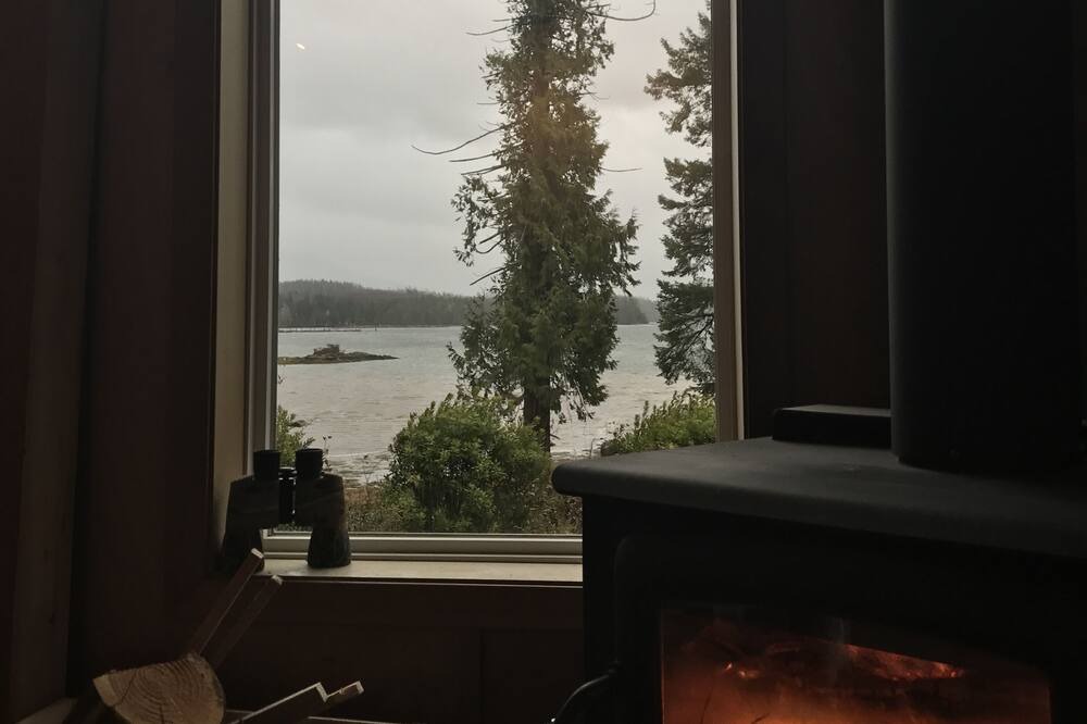 Photo of Livingroom in Ucluelet