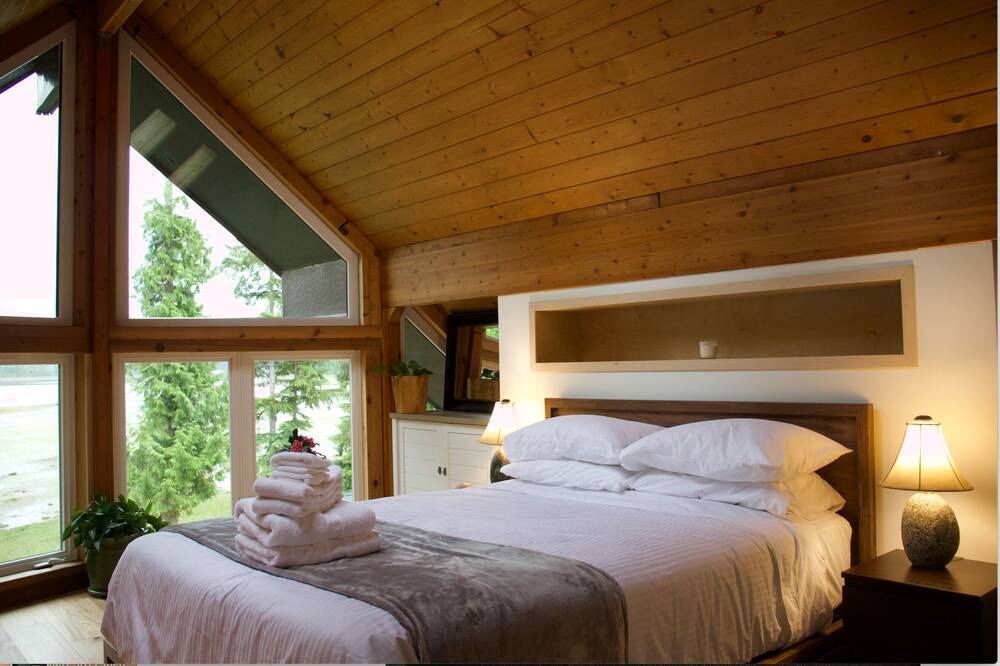 Photo of Bedroom in Ucluelet