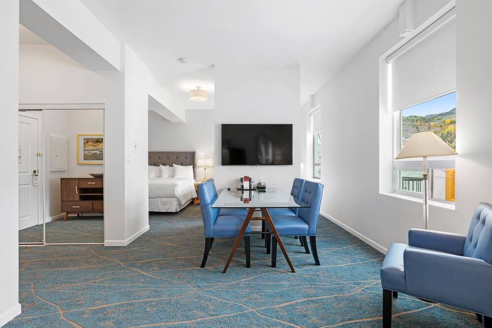 Photo of Livingroom in Trail