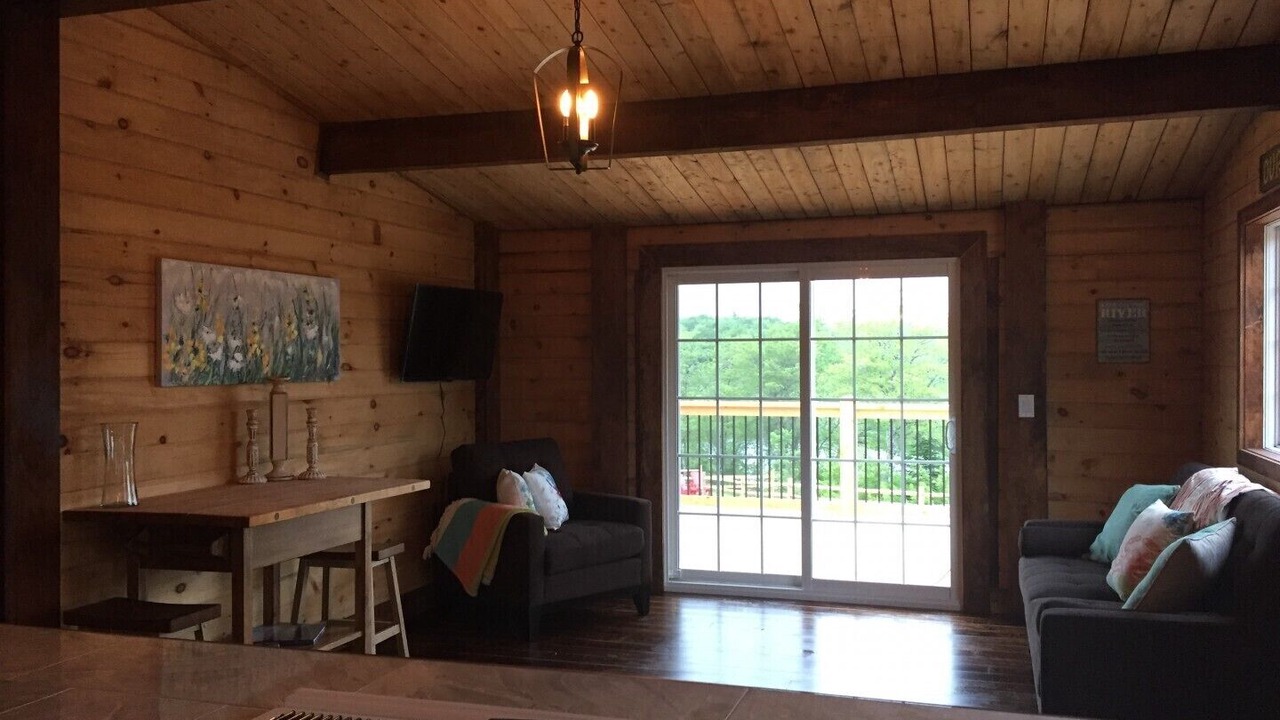 Photo of Livingroom in Salmon River Road