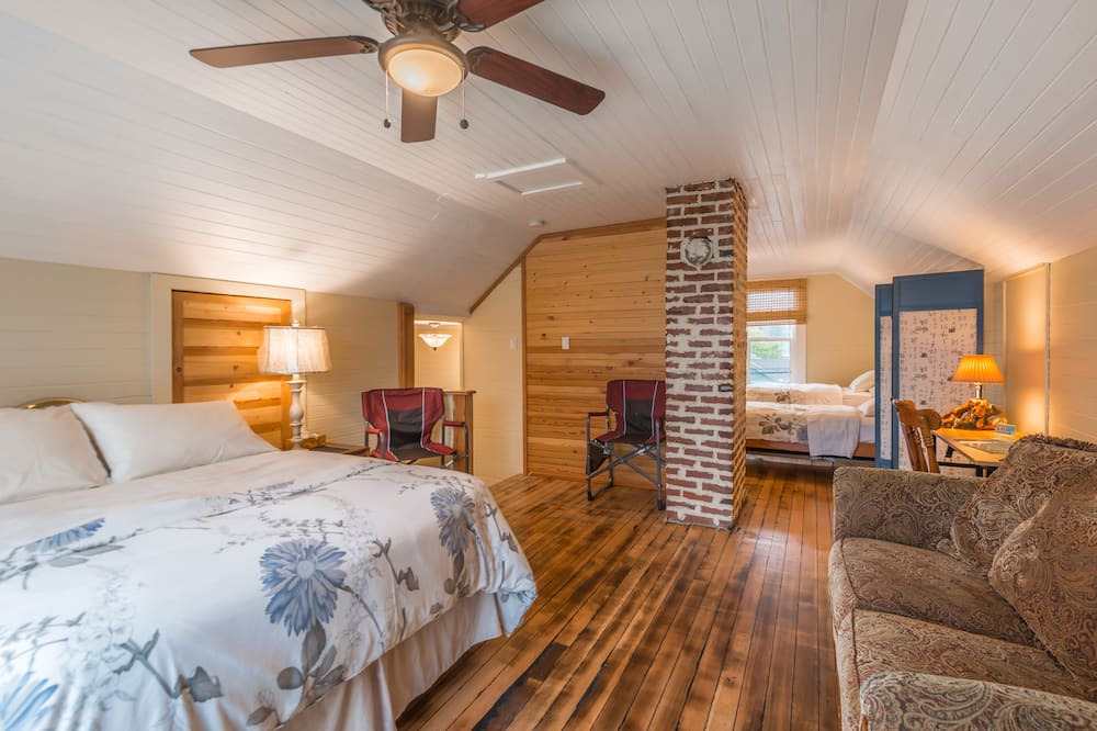 Photo of Bedroom in Port Alberni