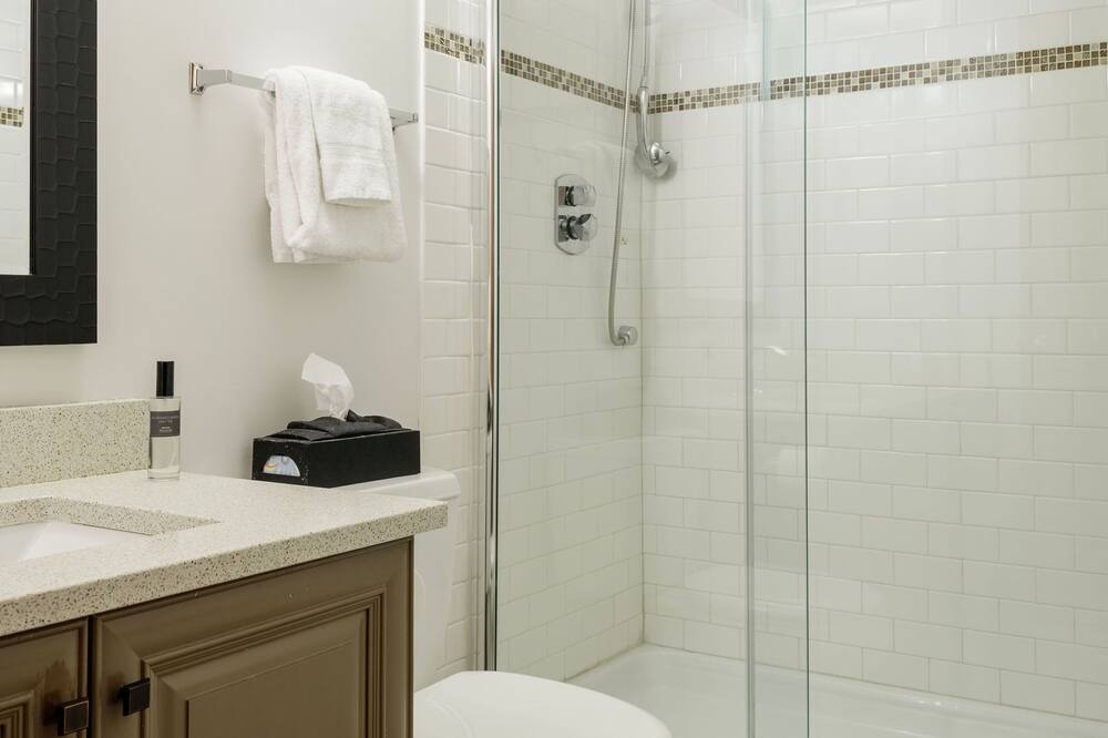 Photo of Bathroom in Upper Village