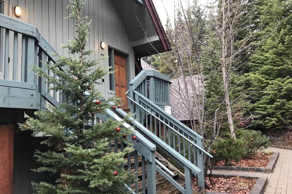 Photo of Outdoor in Upper Village