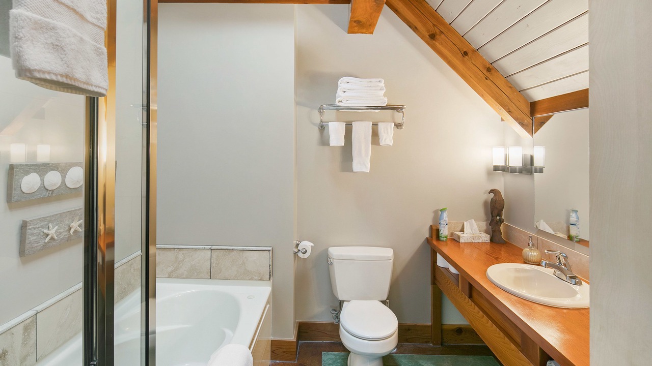 Photo of Bathroom in Ucluelet