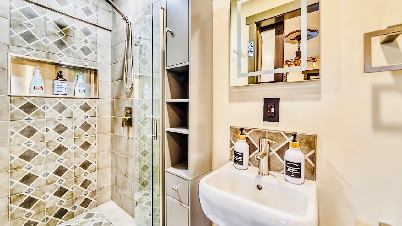 Photo of Bathroom in Knight