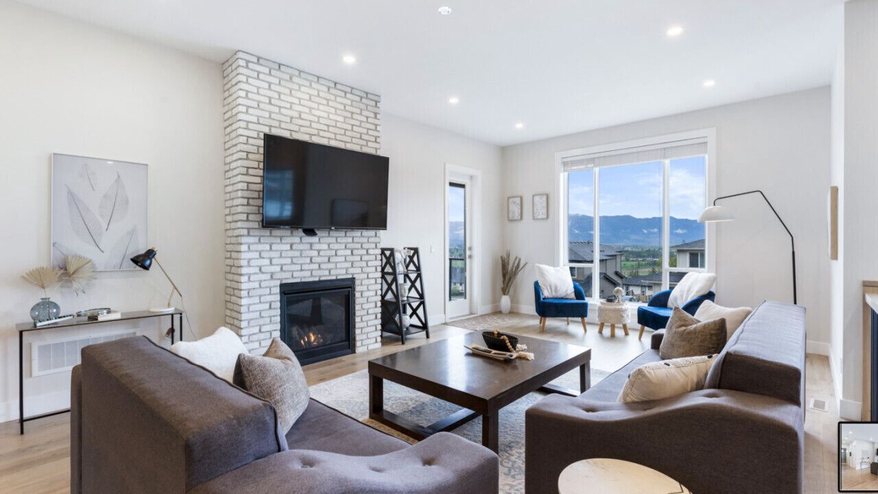 Photo of Livingroom in Eastern Hillsides