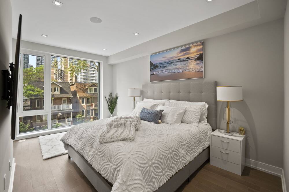 Photo of Bedroom in Church and Wellesley