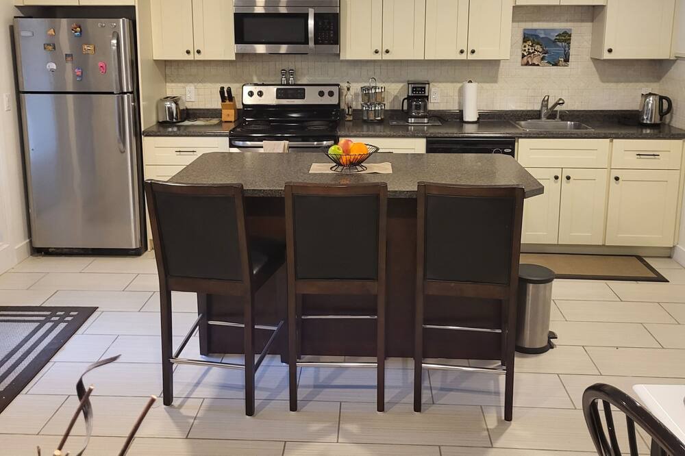 Photo of Kitchen in West Kelowna Estates