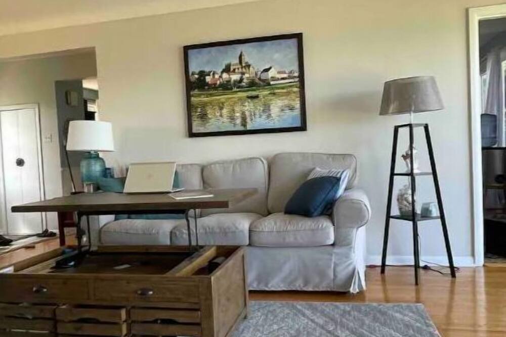 Photo of Livingroom in Lincoln