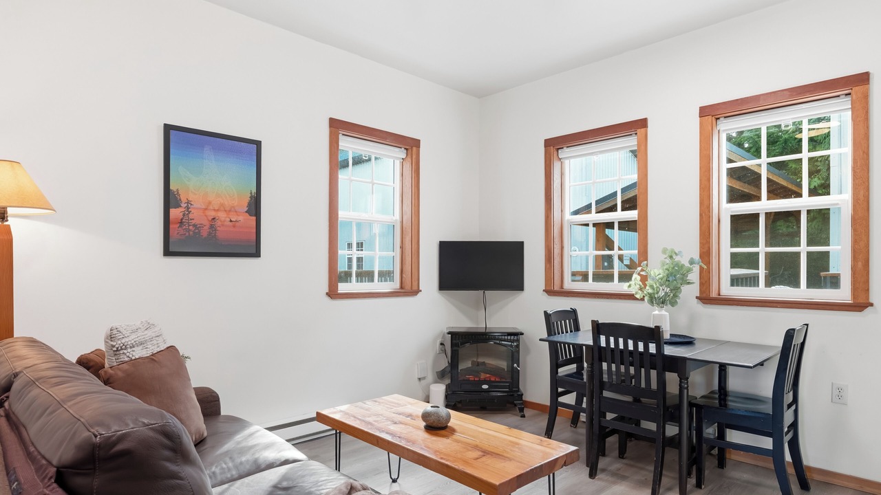 Photo of Livingroom in Ucluelet