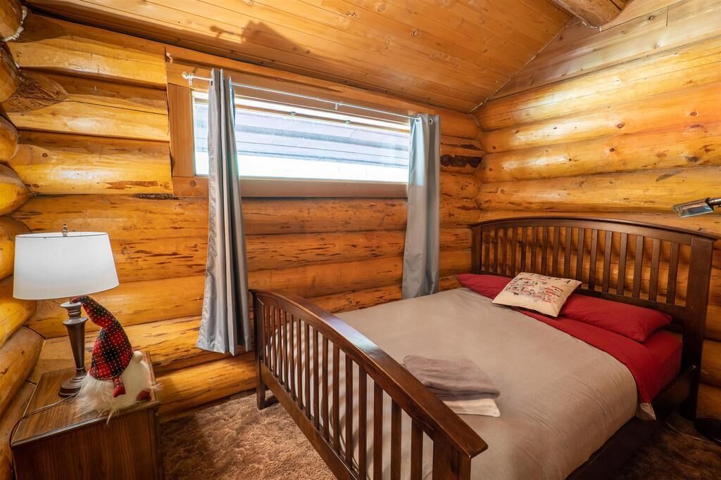 Photo of Bedroom in Hemlock Valley