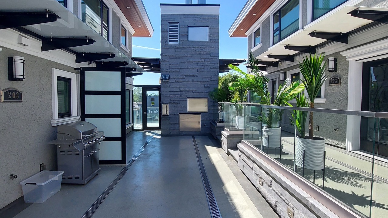 Photo of Outdoor in East Side