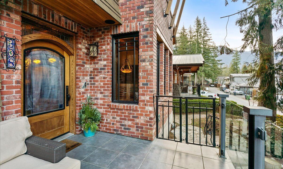 Photo of Patio Balcony in Cultus Lake