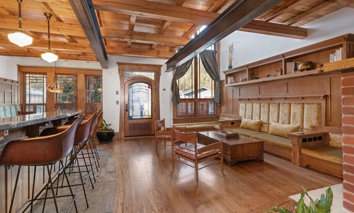 Photo of Livingroom in Cultus Lake