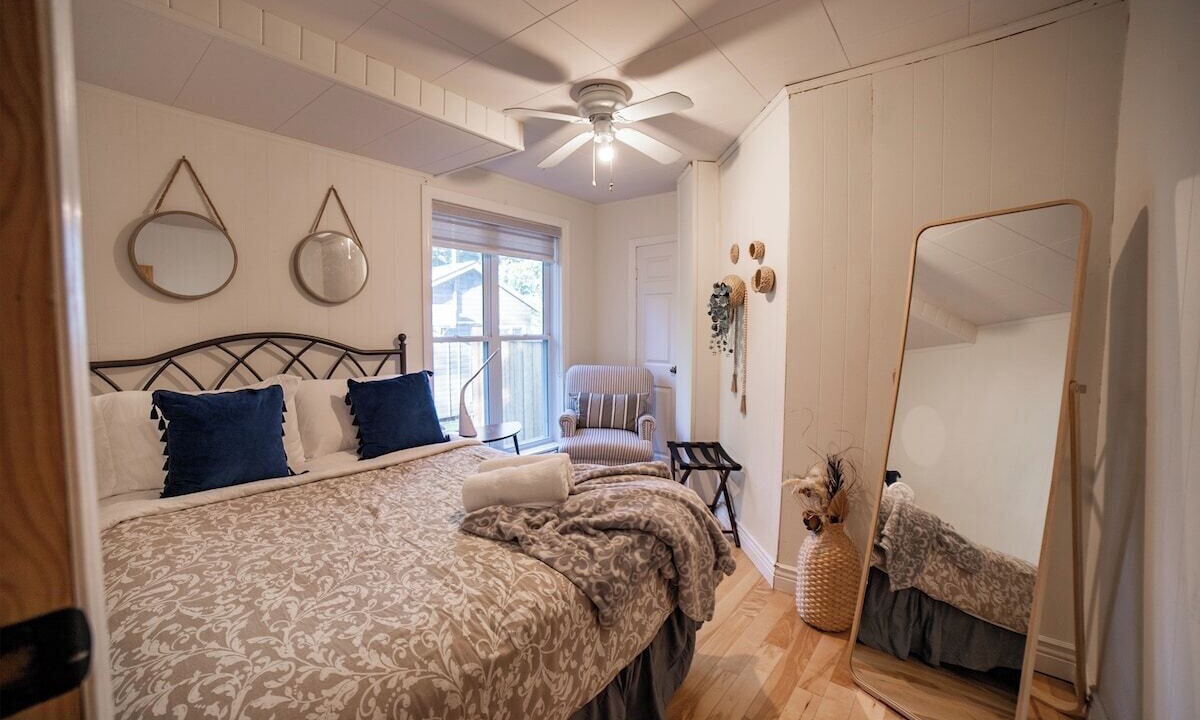 Photo of Bedroom in Algonquin Highlands