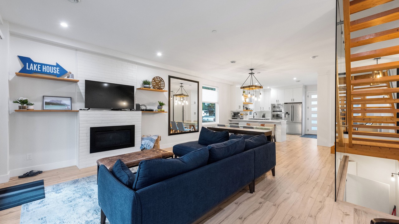 Photo of Livingroom in Cultus Lake