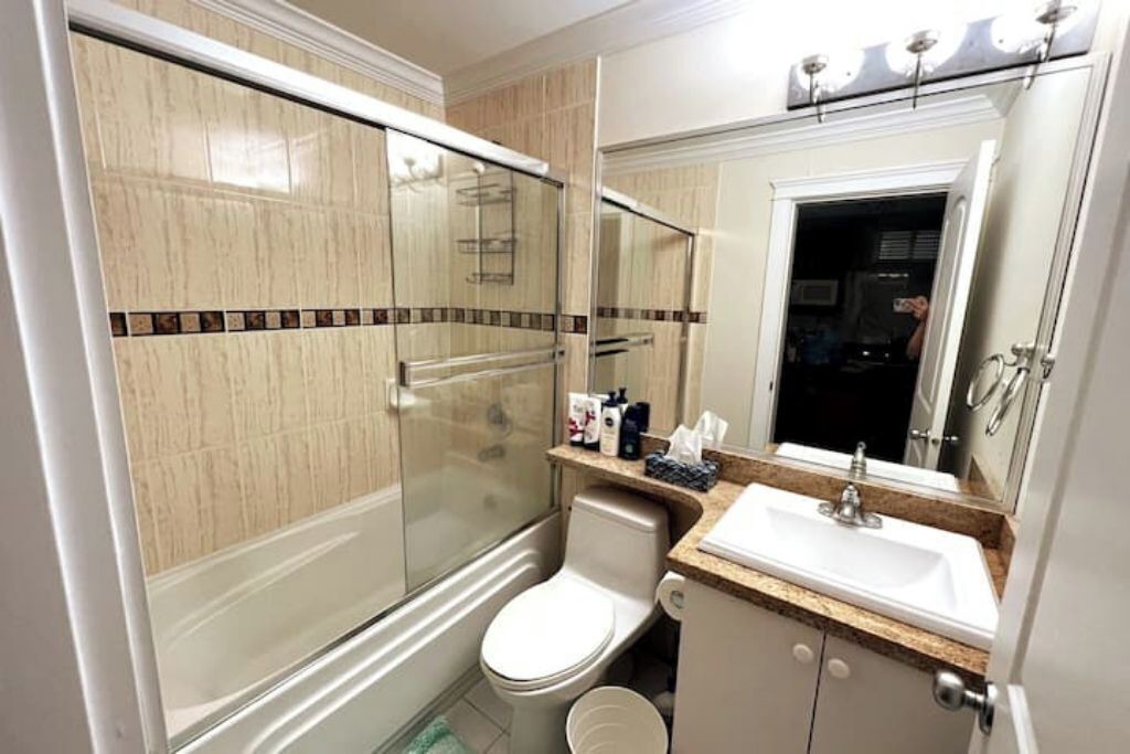 Photo of Bathroom in Sunset