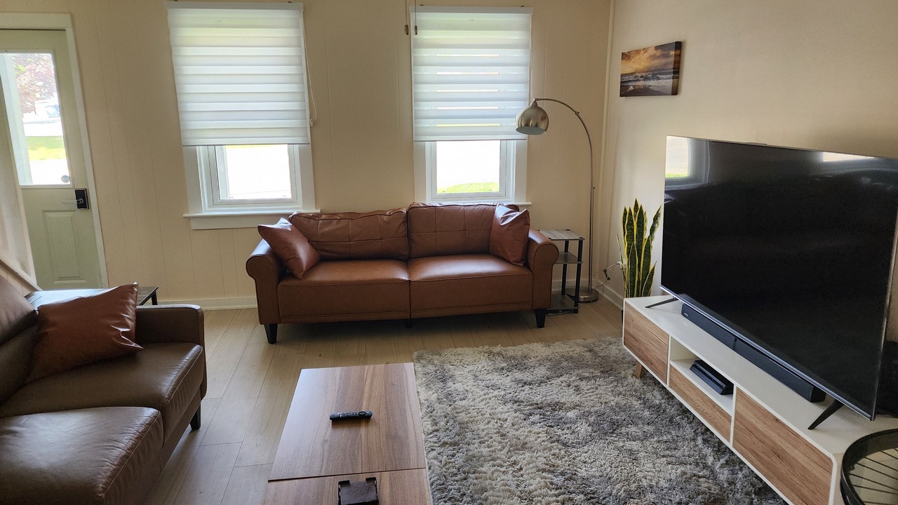 Photo of Livingroom in Parry Sound