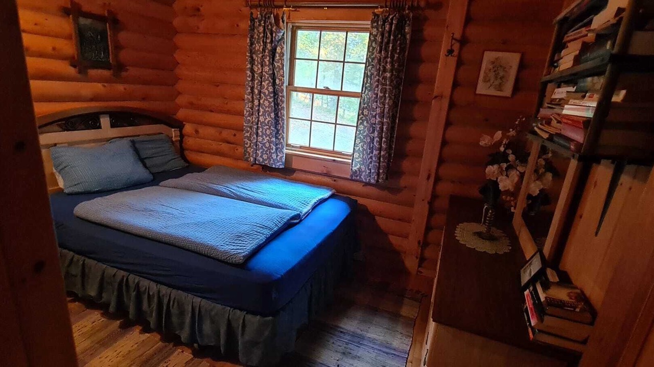Photo of Bedroom in West Bay