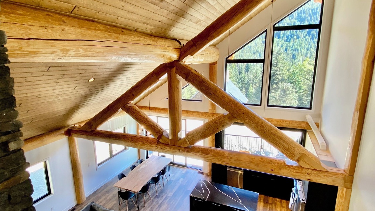 Photo of Livingroom in Hemlock Valley