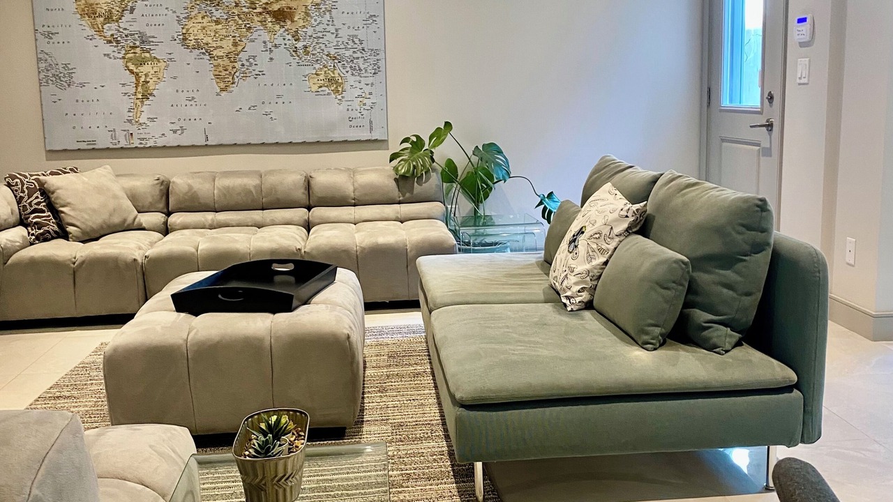 Photo of Livingroom in Riley Park
