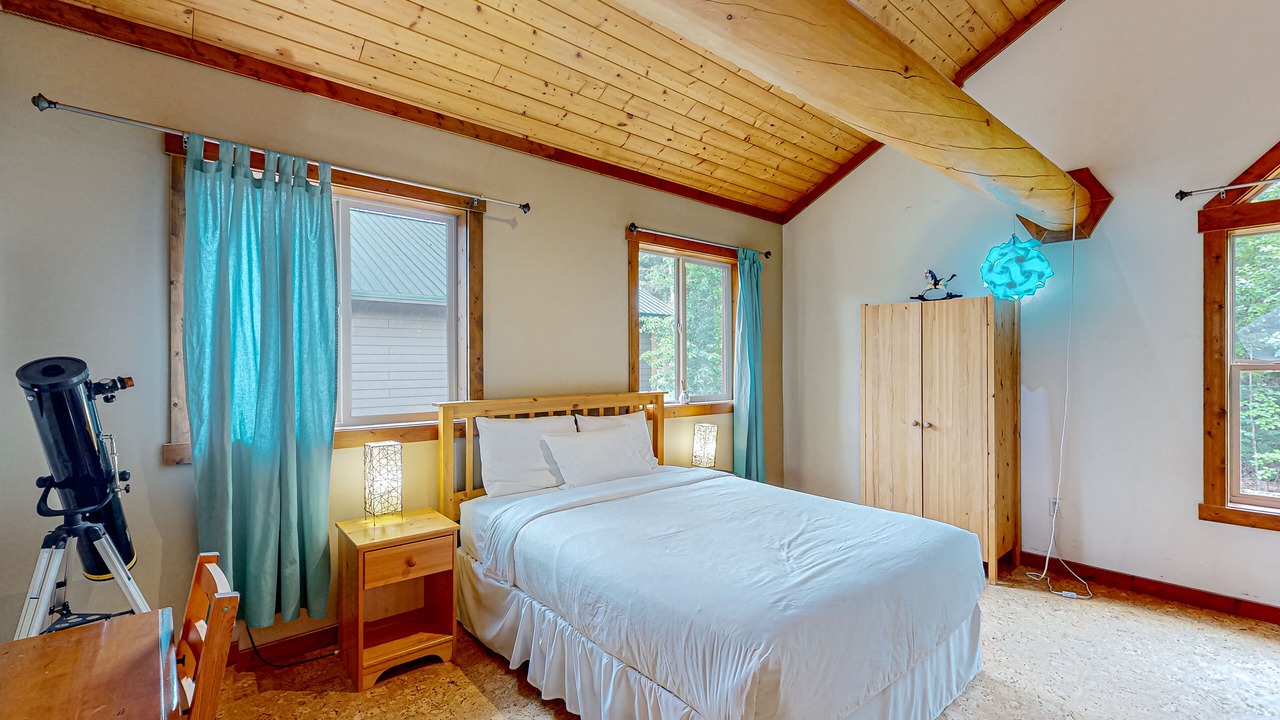 Photo of Bedroom in Christina Lake