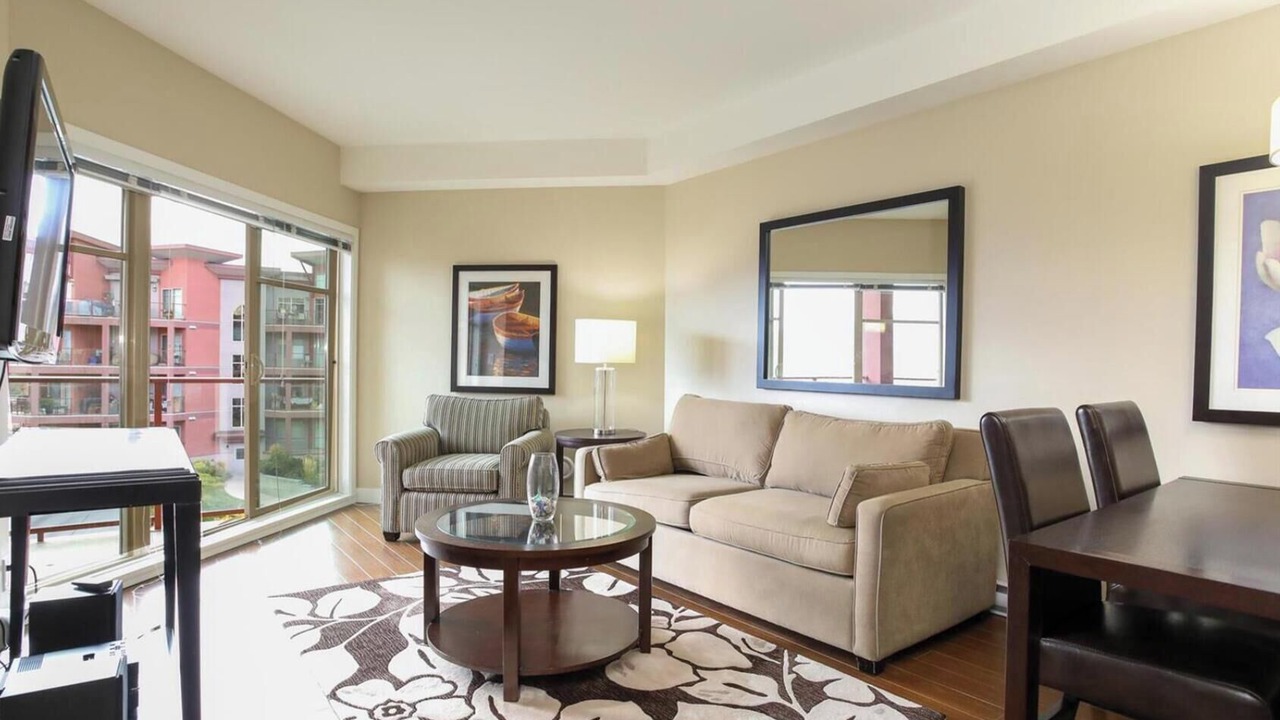 Photo of Livingroom in Shannon Lake