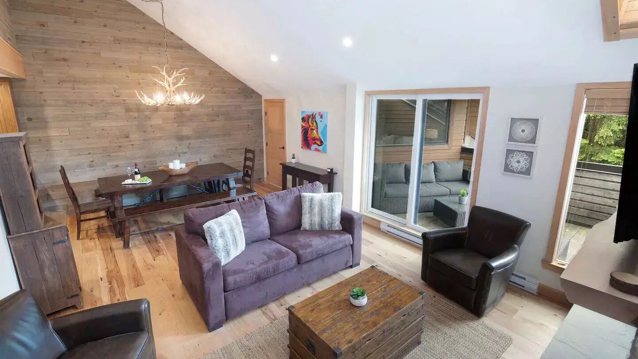 Photo of Livingroom in Whistler Village